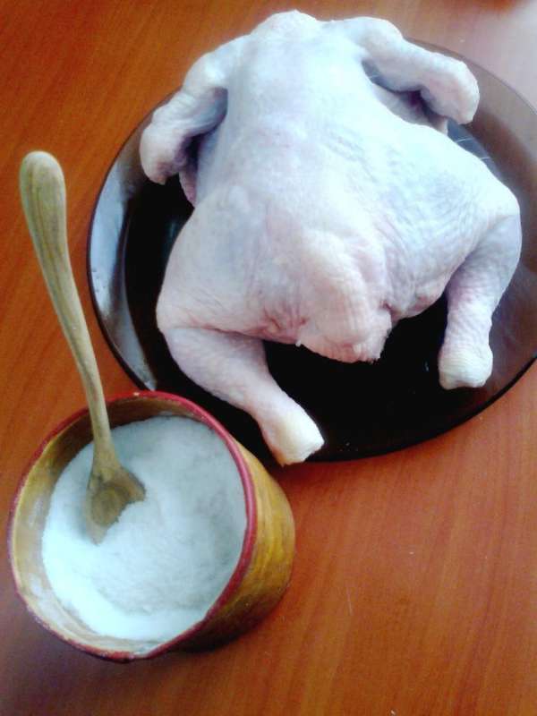 Соль есть у каждой хозяйки,можно не полный кг,курица обязательно не замороженная! Соль есть у каждой хозяйки,можно не полный кг,курица обязательно не замороженная!