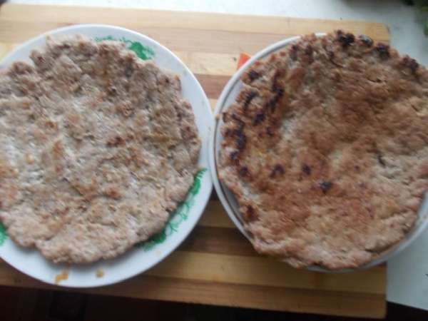 Также пожарим второй мясной корж. Также пожарим второй мясной корж.