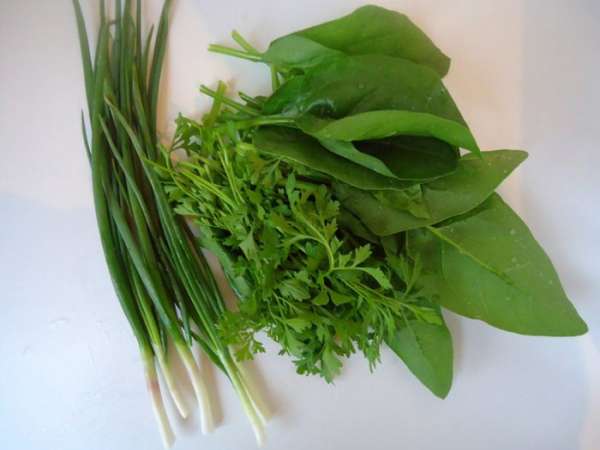 Зелень вымыть.
