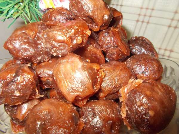 Вкусные глазированные каштаны готовы! Их можно хранить в герметично закрытой банке в течении месяца. Можно не покрывать их глазурью, а оставить в сиропе (исключить шаги 9-12). В таком случае в сиропе их можно хранить холодильнике в течении недели. Вкусные глазированные каштаны готовы! Их можно хранить в герметично закрытой банке в течении месяца. Можно не покрывать их глазурью, а оставить в сиропе (исключить шаги 9-12). В таком случае в сиропе их можно хранить холодильнике в течении недели.
