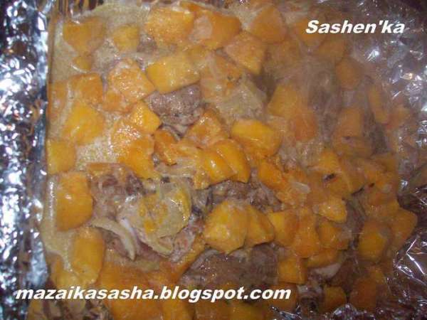 выкладываем овощи к курице, закрываем крышкой (я прикрывала фольгой) и отправляем в духовку на 20 минут при температуре 180 гр. выкладываем овощи к курице, закрываем крышкой (я прикрывала фольгой) и отправляем в духовку на 20 минут при температуре 180 гр.