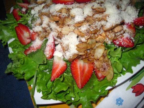 Посыпать пармезаном по вкусу. Приятного аппетита :) ! Пишите отзывы, мне очень интересно, понравился ли вам рецепт.
