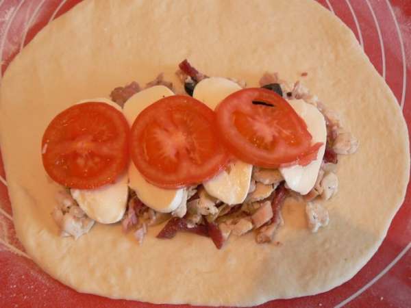 моцарела,помидоры дольками моцарела,помидоры дольками
