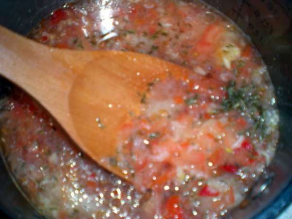добавить вино,лимонный сок,растительное масло,зиру,посолить по вкусу и перемешать.