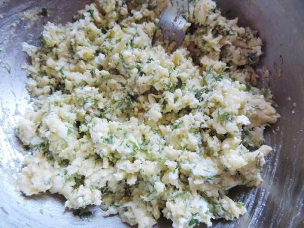 Перемешиваем до однородности. Можно немного посолить по вкусу. Перемешиваем до однородности. Можно немного посолить по вкусу.
