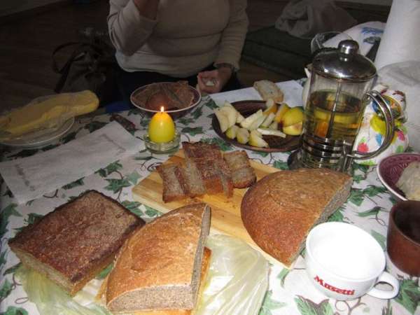 И можно испечь такой вот замечательный хлебушек! И можно испечь такой вот замечательный хлебушек!