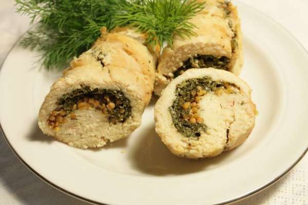 А это закуска из куриных грудок 'Раковые шейки' от Алекса. Очень нам понравилась, рекомендую.http://www.edimdoma.ru/retsepty/57080-zakuska-iz-kurinoy-grudki-rakovye-sheyki