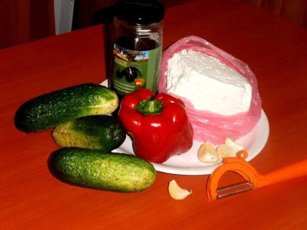 Продукты, ножичек для овощей...