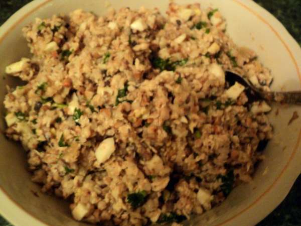 Перемешать, добавив по вкусу соль и перец. Перемешать, добавив по вкусу соль и перец.