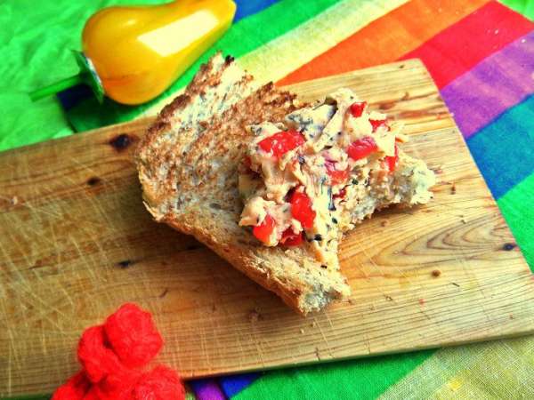 Но мне по душе на греночку (с отрубями кстати!), так хрустно и так вкусно - не оторваться :) Но мне по душе на греночку (с отрубями кстати!), так хрустно и так вкусно - не оторваться :)