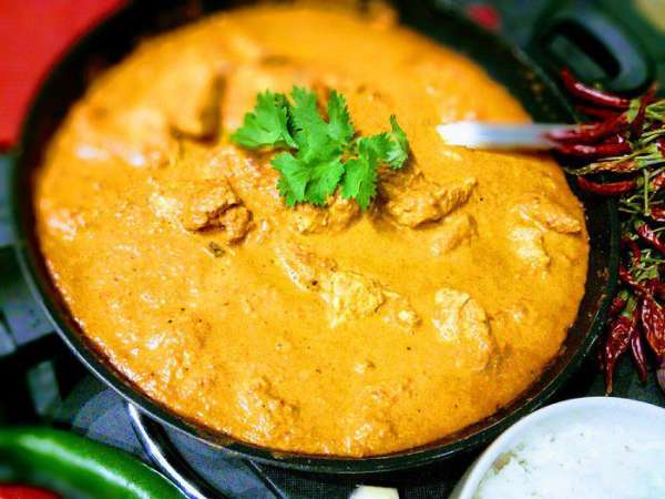 Блюдо готово. В конце тушения проверить на соль, перец и остроту. Во вкусе присутствует легкая остринка, если вы любите поострее, самое время добавить щепотку кайенского перца! Блюдо готово. В конце тушения проверить на соль, перец и остроту. Во вкусе присутствует легкая остринка, если вы любите поострее, самое время добавить щепотку кайенского перца!