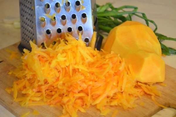Добавить муку, соль, разрыхлитель, кукурузную муку и сахар. Перемешать.
Добавить муку, соль, разрыхлитель, кукурузную муку и сахар. Перемешать.