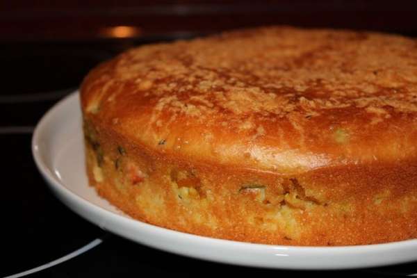 Дать остыть немного, освободить из кольца и можно нарезать. Корочка хрустящая, осторожно! Дать остыть немного, освободить из кольца и можно нарезать. Корочка хрустящая, осторожно!