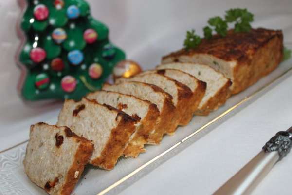 Мясо достаем из формы  и даем обязательно остыть. Особенно вкусно холодным. Приятного аппетита!