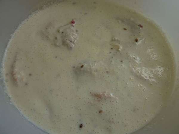 В большую миску сложить вымытую и высушенную курочку. Залить курицу маринадом. Мариновать курицу в холодильнике часов 6 и более (до суток).
В большую миску сложить вымытую и высушенную курочку. Залить курицу маринадом. Мариновать курицу в холодильнике часов 6 и более (до суток).