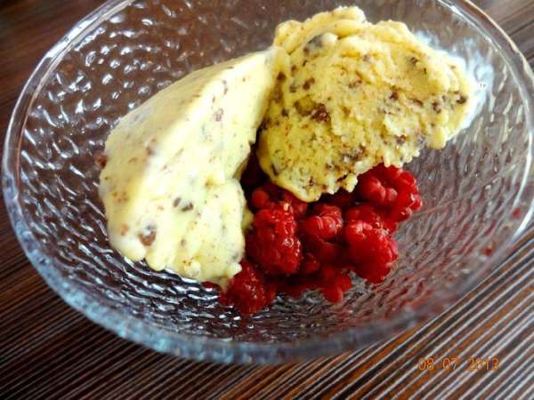 Рекомендую очень вкусное мороженое от нашей умницы Лизы Пироговой 'Страччателла с двумя видами шоколада'. Мой первый и очень удачный опыт домашнего мороженого. http://www.edimdoma.ru/retsepty/55898-strachchatella-s-dvumya-vidami-shokolada. Рекомендую очень вкусное мороженое от нашей умницы Лизы Пироговой 'Страччателла с двумя видами шоколада'. Мой первый и очень удачный опыт домашнего мороженого. http://www.edimdoma.ru/retsepty/55898-strachchatella-s-dvumya-vidami-shokolada.