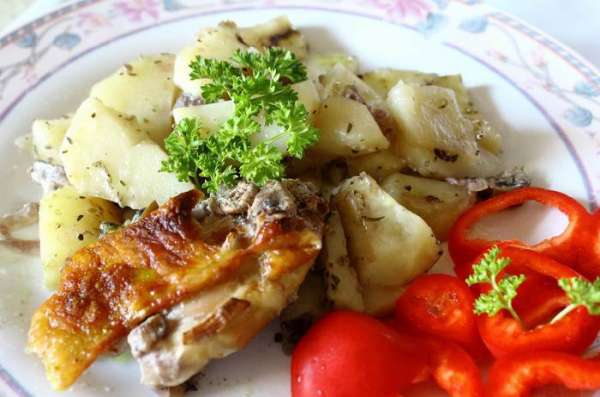 Подать со свежими, солеными или мариноваными огурчками-перчиками-помидорчиками :)
Bon appétit! Подать со свежими, солеными или мариноваными огурчками-перчиками-помидорчиками :)
Bon appétit!