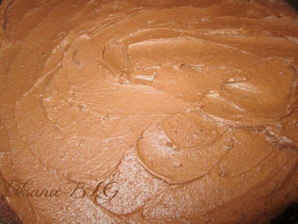 Накрыть коржом, покрыть ганашом.