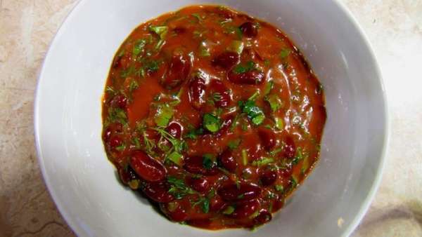 Важно
Очень странно, но вкус потрясающий. Зелень кардинально меняет его и делает очень свежим и приятным. Лучше всего использовать пучок петрушки и пучок кинзы. Но у меня не было кинзы и я положил укроп. К сожалению зимой укроп с очень слабым запахом и он практически не чувствуется. Но все равно, салата этого нам хватило на три минуты.
Кладите именно два пучка зелени, т.к. одного маловато. Важно
Очень странно, но вкус потрясающий. Зелень кардинально меняет его и делает очень свежим и приятным. Лучше всего использовать пучок петрушки и пучок кинзы. Но у меня не было кинзы и я положил укроп. К сожалению зимой укроп с очень слабым запахом и он практически не чувствуется. Но все равно, салата этого нам хватило на три минуты.
Кладите именно два пучка зелени, т.к. одного маловато.