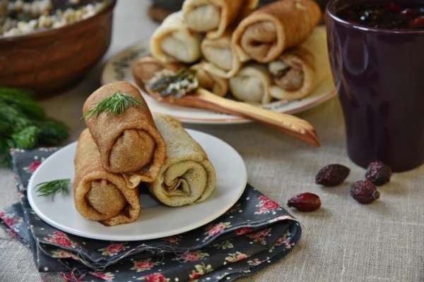 Постные блинчики, фаршированные гречкой и морской капустой, готовы. Вкусно, постно и полезно. Угощайтесь! Постные блинчики, фаршированные гречкой и морской капустой, готовы. Вкусно, постно и полезно. Угощайтесь!