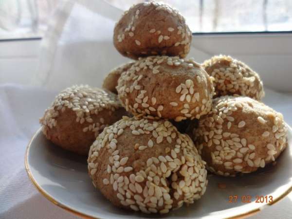 Колобки вынуть из духовки, дать остыть, снять с противня. Очень вкусно с кофе, с молоком или чаем будет тоже хорошо!