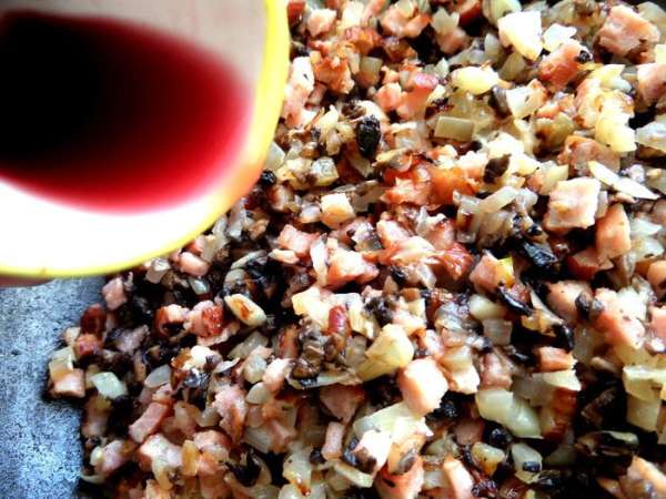 Вливаем вино (у меня как раз французское куплено!)... Вливаем вино (у меня как раз французское куплено!)...