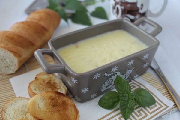 Вылить сыр в емкость с крышкой и дать остыть.
Приятного аппетита!!!