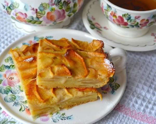 Нежнейший пирог с выраженным яблочным вкусом! 