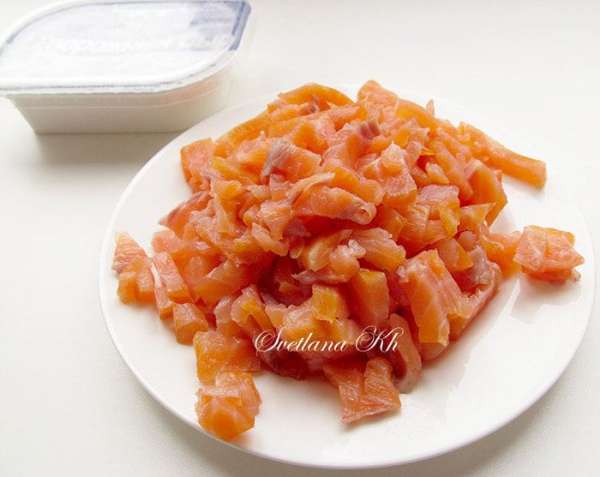 Нарезать мелкими кусочками.