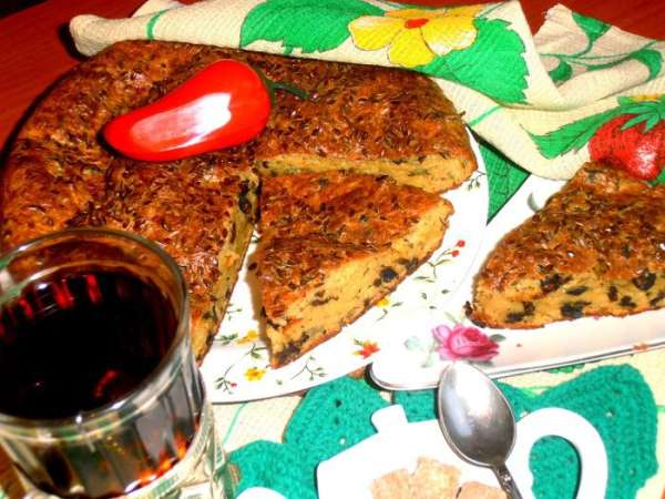 Очень вкусен такой пикантный пирог с крепким рассыпным сладким чаем! Хотя я посвящаю его мужчинам, но и сама с удовольствием его отведала! Очень вкусен такой пикантный пирог с крепким рассыпным сладким чаем! Хотя я посвящаю его мужчинам, но и сама с удовольствием его отведала!