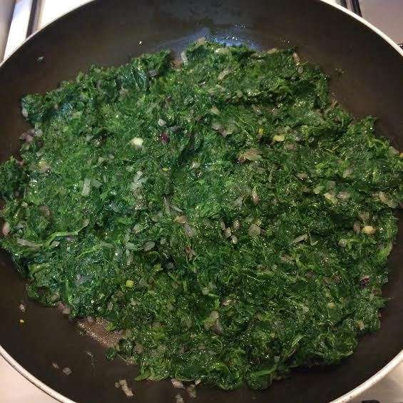 Посолить, поперчить и снять с огня. Очень вкусно с мчади и с сыром:-)