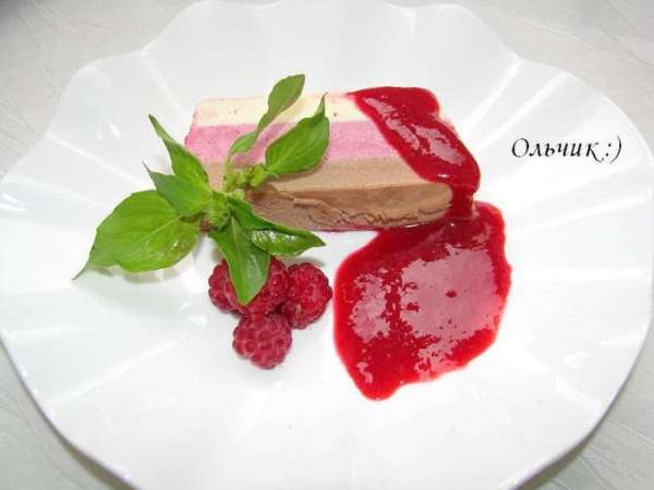 Нарежем крем ломтиками и НАСЛАЖДАЕМСЯ! Это безумно вкусно!!! Угощайтесь!