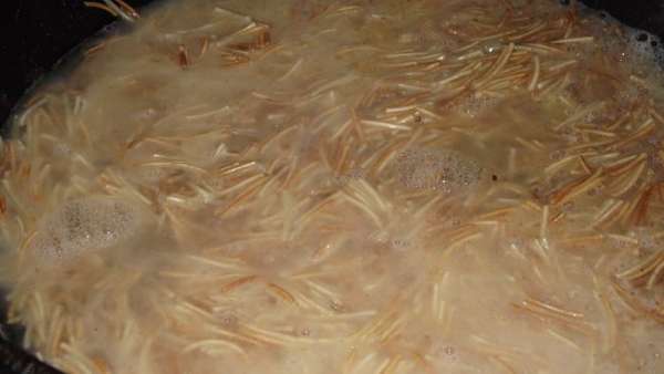 Снова долить воду,посолить по вкусу