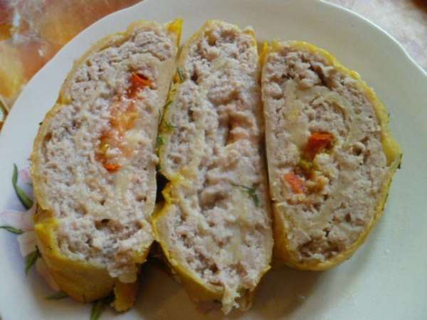 Вот такой рулет у меня получился.
Очень вкусно и очень сочно!