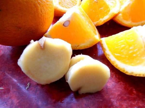 Имбирь-дело вкуса...Если Ваша семья привыкла к его наличию,то смело добавляйте корешок шириной в 1 см...