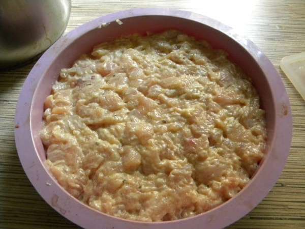 Сверху картошки наше мясо.