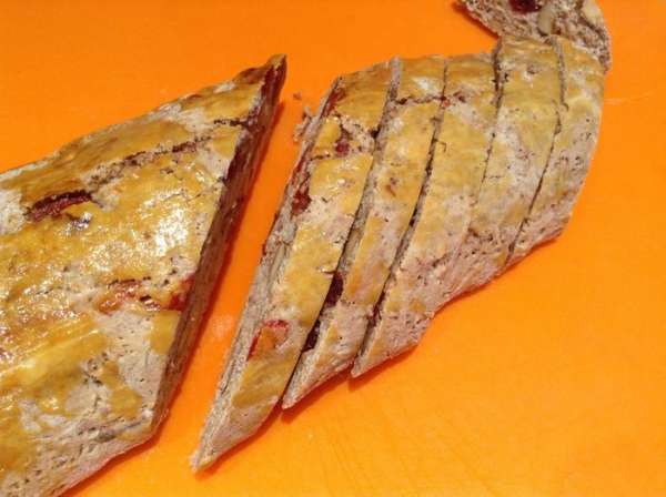 Достать, нарезать на кусочки (толщиной 1 см). Достать, нарезать на кусочки (толщиной 1 см).