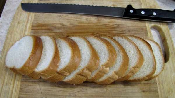 Сыр протрите на мелкой терке (сыр должен быть ярким на вкус, как пармезан, иначе вкус будет недостаточно выразительным). Сыр протрите на мелкой терке (сыр должен быть ярким на вкус, как пармезан, иначе вкус будет недостаточно выразительным).