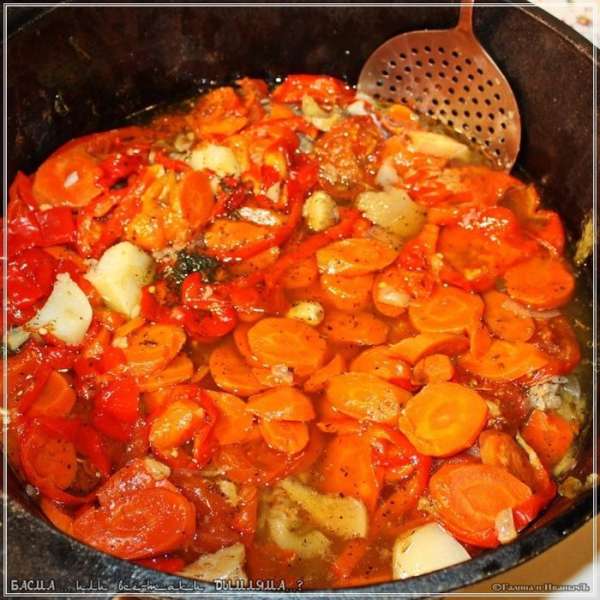 Перец, морковка и помидоры. Перец, морковка и помидоры.