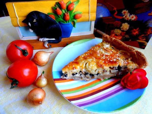 Киш получился очень сочным,вкусным,а уж любители лука и сыра (здесь их предостаточно!) будут в полном восторге,когда приготовят такой Французский пирог)))