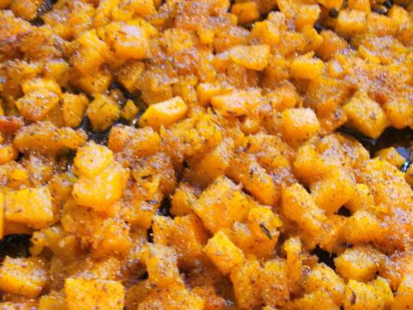 Как только тыква приготовится, присыпать ее сванской солью для особого вкуса и запаха (в ингредиентах я ее не нашла). Как только тыква приготовится, присыпать ее сванской солью для особого вкуса и запаха (в ингредиентах я ее не нашла).
