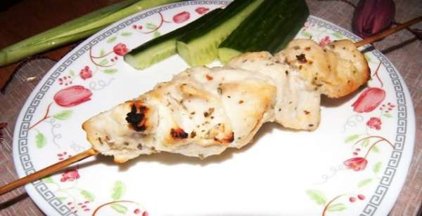 Готовые шашлычки получаются нежными, мягкими и вкусными!
Приятного аппетита!