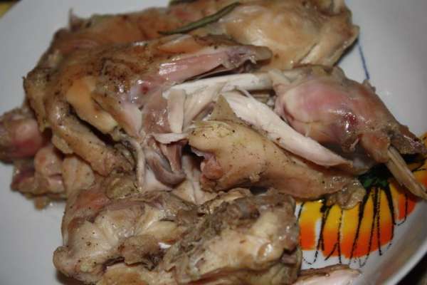 Мясо должно очень легко отделяться от кости. Боже,какой запах стоял дома!! Мясо должно очень легко отделяться от кости. Боже,какой запах стоял дома!!