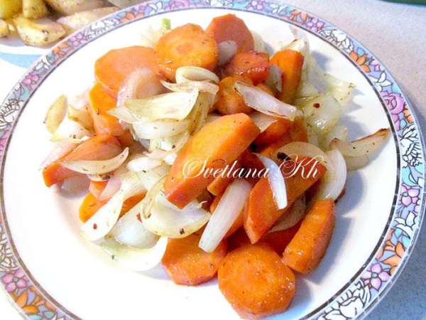Сложить в казан  обжаренное мясо, картофель, лук с морковью,  свежий перец болгарский, баклажан, сверху уложить капусту и помидоры.Порезать  джусай или чеснок.  Добавить пол стакана кипяченой воды. Можно развести немного томатной пасты и тоже добавить в казан. Плотно закрыть крышкой, сделать маленький огонь и тушить минут 40. Готовность проверить ложкой. Если  картофель мягкий - готово. 
