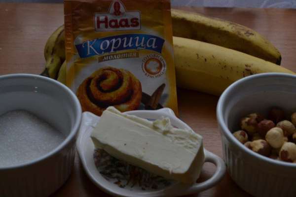 Теперь дело за начинкой)
У нас банановая начинка с корицей и орехами.
Теперь дело за начинкой)
У нас банановая начинка с корицей и орехами.