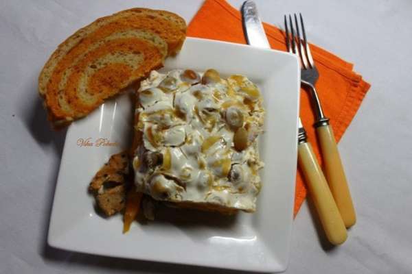 Нарезаем порционными кусочками и подаем.
Нарезаем порционными кусочками и подаем.