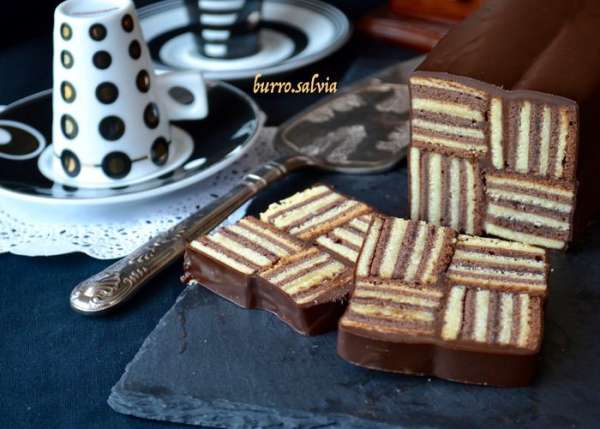 Можно по желанию украсить какао порошком. На ваше усмотрение! Вкусный и оригинальный десерт готов! Надеюсь, и вам будет вкусно!