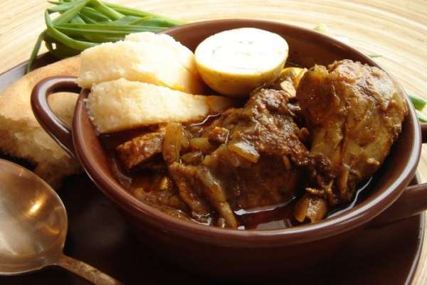 Подать халия с гоми, свежими овощами и травами. Приятного аппетита!
