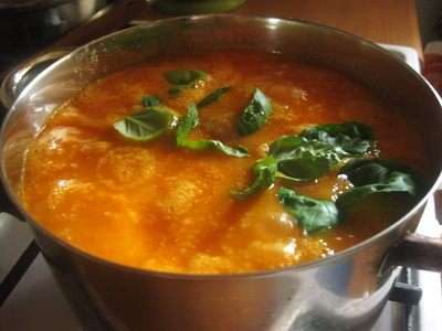 Подавать горячими с пастой или любой кашей на ваш вкус. Мы ели с гречкой - вкусно нам было 
Приятного аппетита!