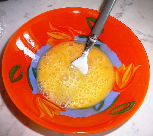 Мясо обвалять в муке...
